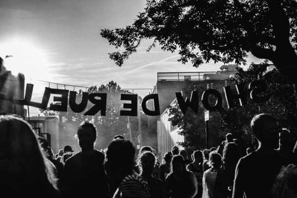 Show de ruelle by Sara Teinturier   Photographie